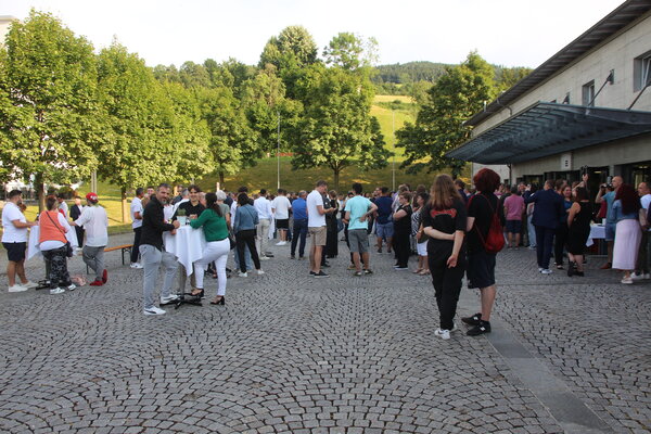 Lehrabschlussfeier der Logistikerinnen und Logistiker am Donnerstag, 7. Juli in der Mehrzweckhalle Rorschacherberg.